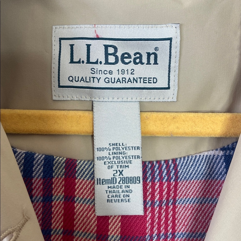 L.L. Bean Tan Rain Jacket Plaid Lined Button Coat Lightweight Women’s Large - Picture 2 of 6